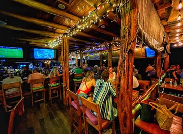 belize/mountain-pine-ridge/bar/crocs-sunset-sports-bar