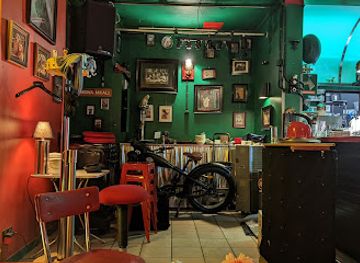 germany/cologne/altstadt-sud/bar/fiffibar