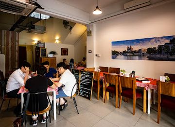 singapore/bukit-timah-nature-reserve/bar/micasa-kitchen-bar