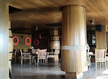 bangladesh/cox-s-bazar/laboni-point/bar/pirate-s-den-barbsksbsj