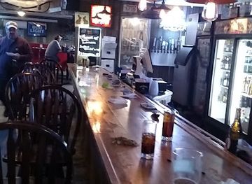 north-dakota/lake-sakakawea/bar/littles-bar-grill