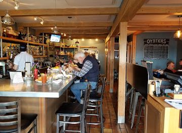 washington/whidbey-island/bar/saltwater-fish-house-oyster-bar
