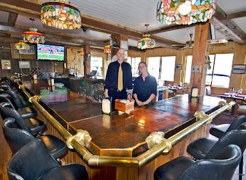 new-york/lake-george/bar/boardwalk-restaurant-marina