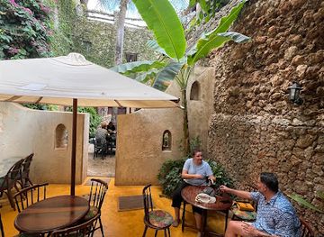 kenya/lamu/bar/whispers-cafe