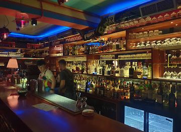 albania/kelmendi/bar/nouvelle-vague-tirana