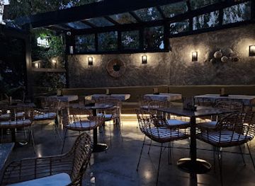 kosovo/drenica/bar/tintin-cocktail-bar