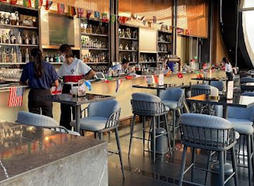 thailand/bangkok/sukhumvit/bar/cooling-tower-rooftop-bar