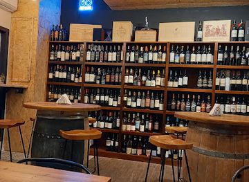 argentina/southern-patagonia/bar/la-trinchera-wine-and-beer