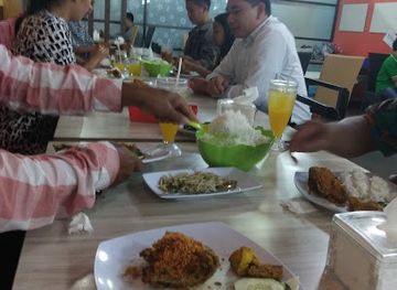 indonesia/central-sulawesi/bar/midnight-players