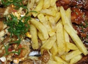 peru/piura/bar/beer-garden-80-s