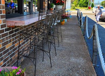 alabama/lake-guntersville/bar/homecoming-company