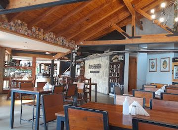 argentina/cerro-tronador/bar/kunstmann