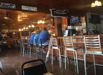 louisiana/grand-isle/bar/tommy-s-bar-restaurant