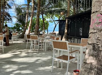 maldives/thulusdhoo-island/bar/the-garden-outdoor-restaurant