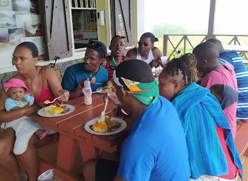 dominica/indian-river/bar/kish-tree-view-bar-grill-plus-yacht-services