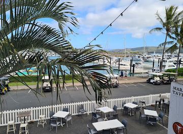 australia/whitsunday-islands/bar/marina-tavern
