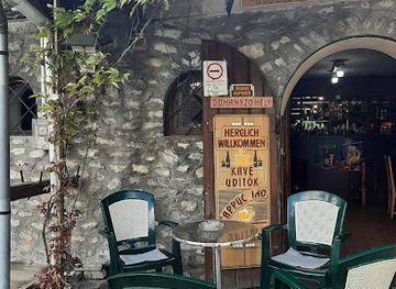 hungary/bukk/bar/kek-bogyo-internet-borozo