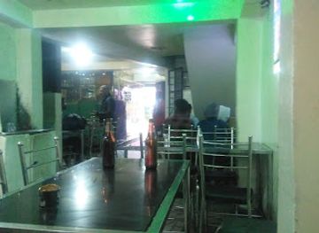 sri-lanka/nuwara-eliya-district/bar/f-l-t-wine-store-bar