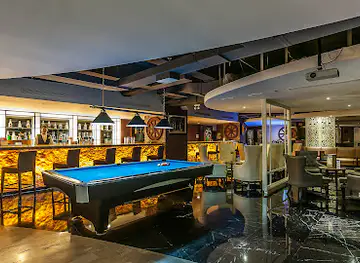 Vegas Wine & Lounge