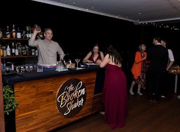 australia/canberra/braddon/bar/the-broken-shaker