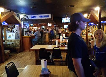 kansas/marais-des-cygnes/bar/trade-winds-bar-grill