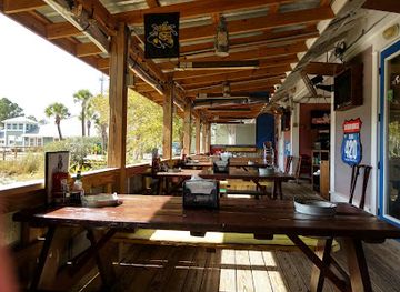 florida/grayton-beach/bar/hurricane-oyster-bar-grill
