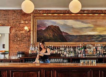 rhode-island/napatree-point-conservation-area/bar/high-hope-tavern