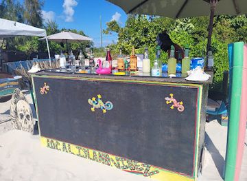 turks-and-caicos-islands/malcolm-s-road-beach/bar/spookman-s