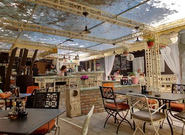 montenegro/kotor/bar/ladovina-kitchen-wine-bar