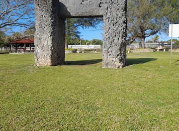 tonga/late-island/bar/ha-amonga-a-maui-trilithon