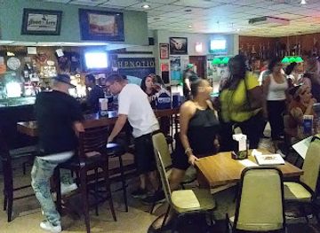 michigan/muskegon/bar/dog-house-saloon