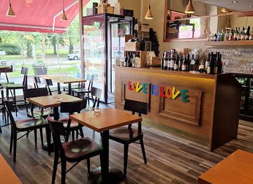 finland/vaasa/bar/bank-food-wine