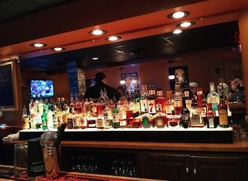 west-virginia/fairmont/bar/aquarium-lounge