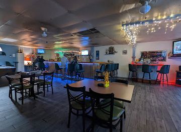 florida/honeymoon-island-state-park/bar/commodores-international-yacht