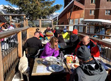 france/courchevel/bar/ski-lodge