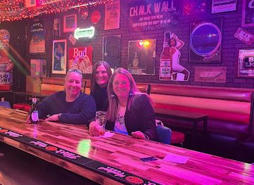 tennessee/memphis/bar/louis-connelly-s-bar-for-fun-times-friendship