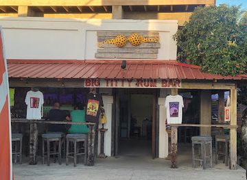 belize/toledo-district/bar/big-titty