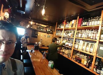 japan/tokyo/shinjuku/bar/bar-livet