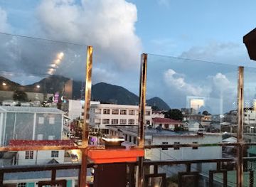 dominica/saint-peter/bar/elev8-bar-grill