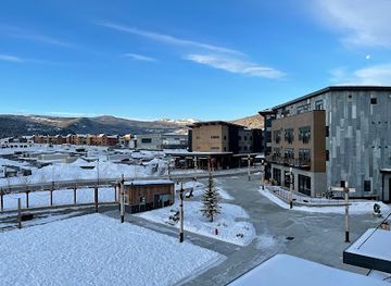 montana/big-sky-resort/bar/tips-up-big-sky