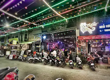 The Bay ឌឹបេ