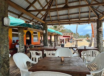 the-gambia/baboon-island/bar/solomon-s-beach-bar-restaurant