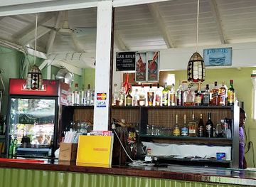 antigua-and-barbuda/saint-john/bar/alligators-bar-and-restaurant