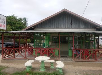 suriname/coronie-district/bar/eethuis-amelia