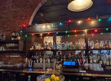 washington/puget-sound/bar/damn-the-weather