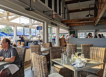 connecticut/mystic-seaport/bar/red-36