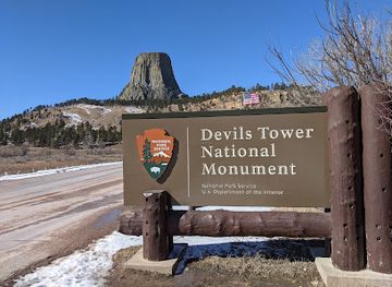 wyoming/devils-tower-national-monument/bar/entrance-station