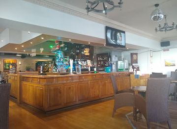 jersey/les-minquiers/bar/the-bacchus-bar-randalls-pubs