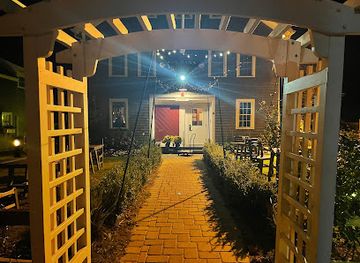 rhode-island/block-island/bar/the-barn-at-spring-house