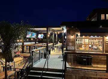 Tiki Lee’s Dock Bar